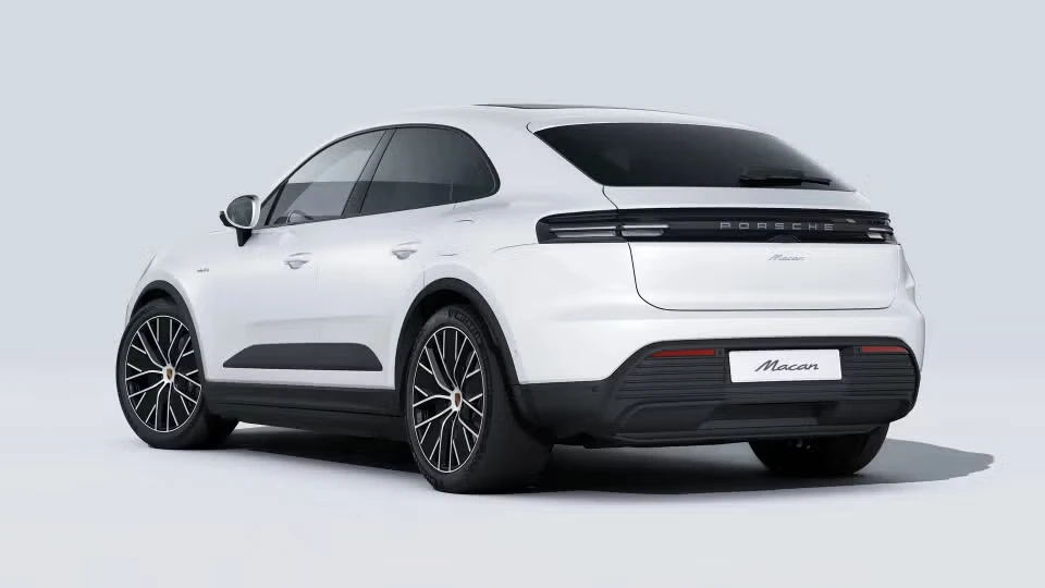 2026 Porsche Macan Electric - Image 19 of 31