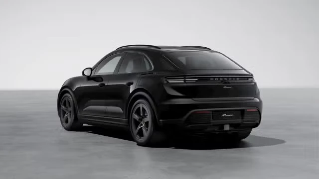 2026 Porsche Macan - Image 18 of 30
