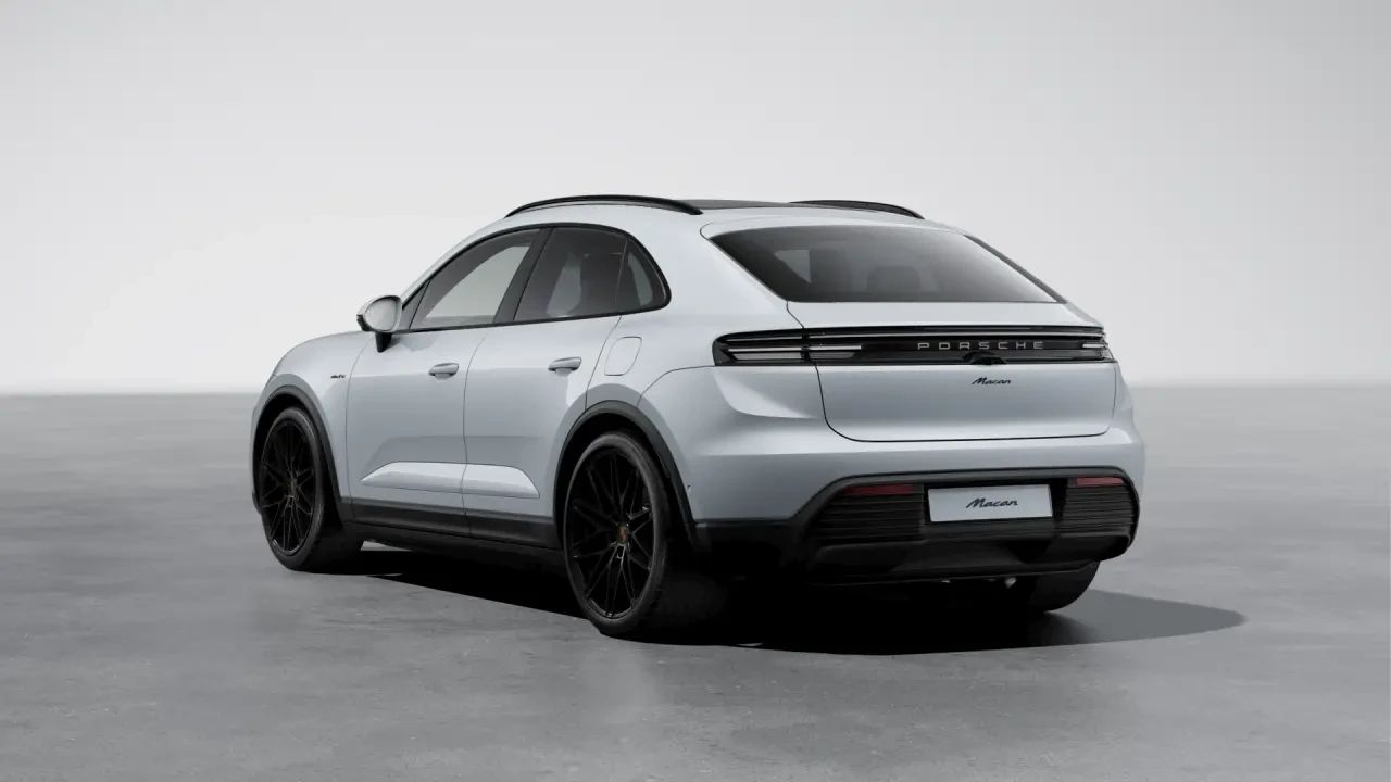 2026 Porsche Macan Electric - Image 24 of 30