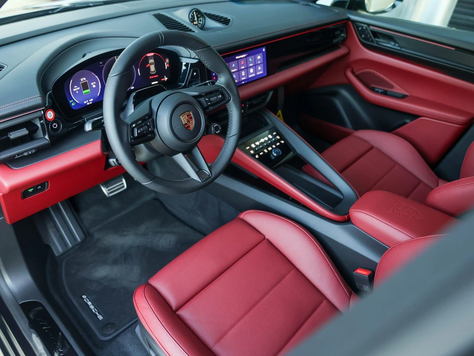 2026 Porsche Macan Electric - Image 4 of 31