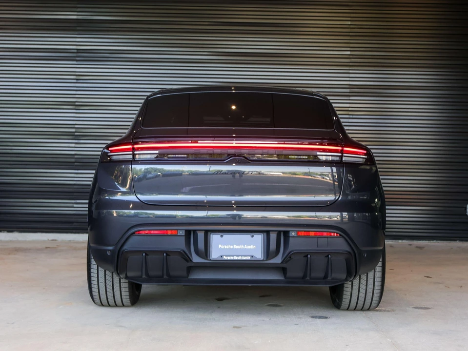 2026 Porsche Macan Electric - Image 6 of 31
