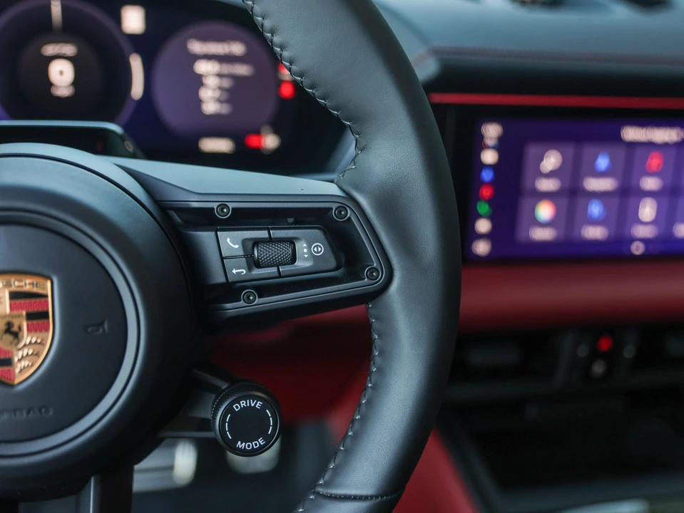 2026 Porsche Macan Electric - Image 19 of 31