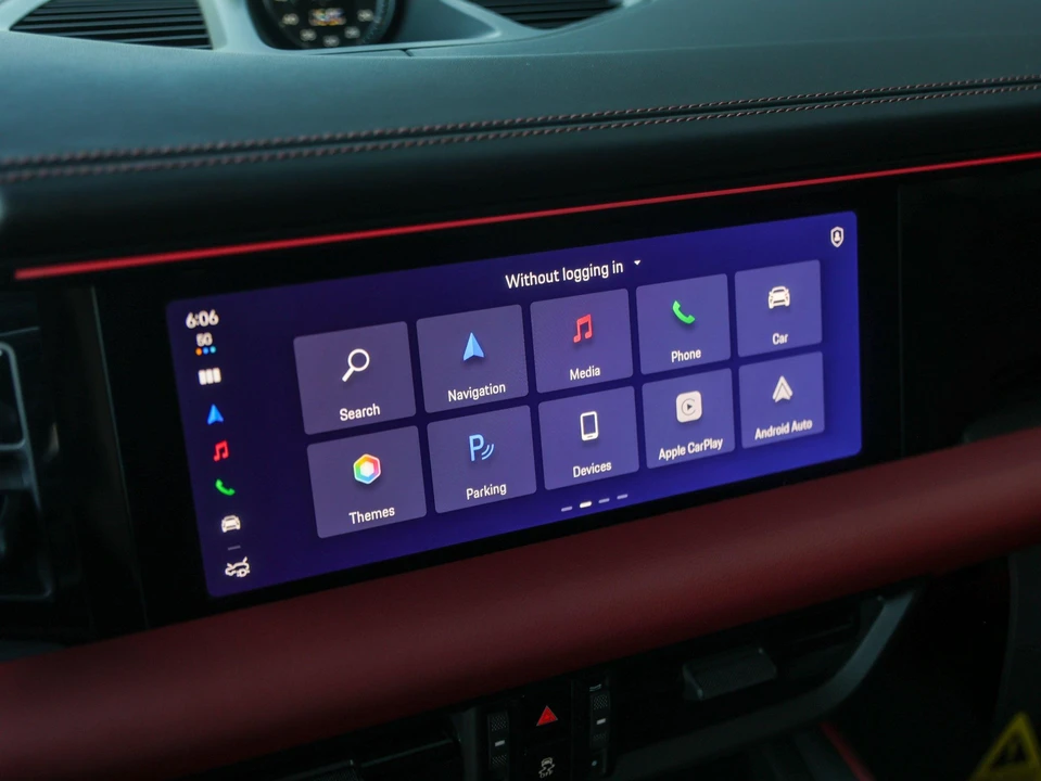 2026 Porsche Macan Electric - Image 21 of 31