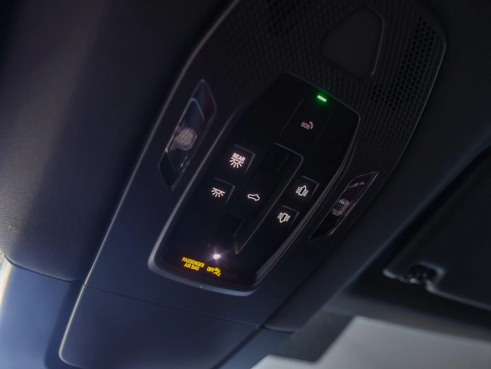 2026 Porsche Macan Electric - Image 25 of 31