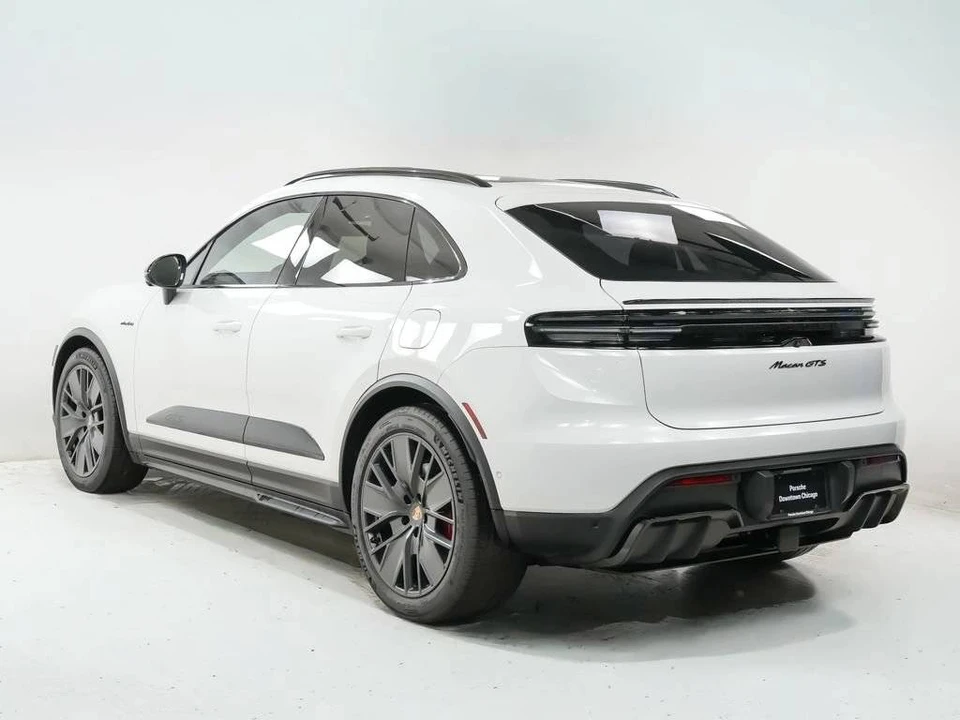 2026 Porsche Macan Electric - Image 3 of 5