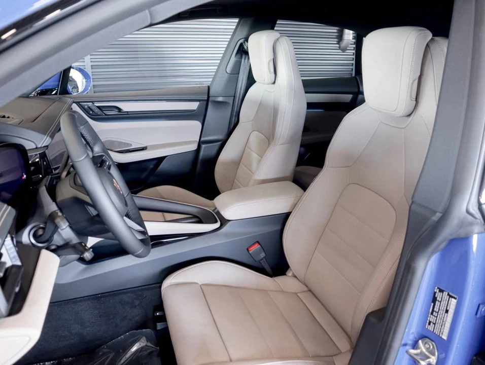 2026 Porsche Macan Electric - Image 5 of 5