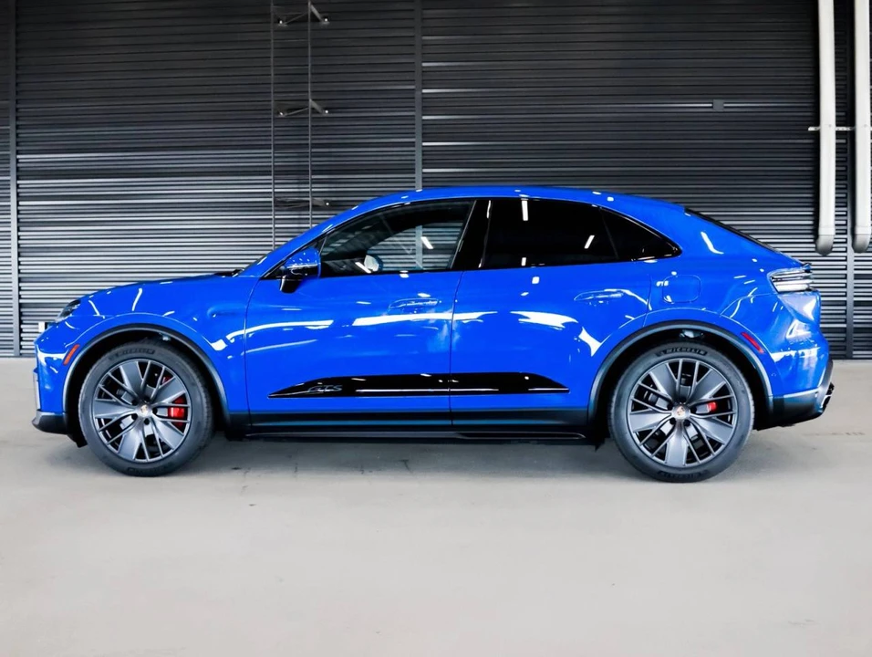 2026 Porsche Macan Electric - Image 2 of 5