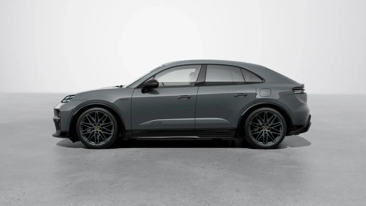 2026 Porsche Macan Electric - Image 16 of 31