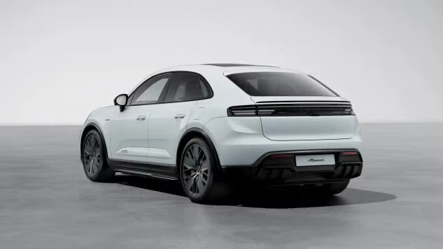 2026 Porsche Macan Electric - Image 18 of 31