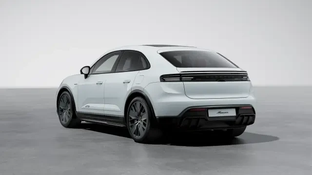 2026 Porsche Macan Electric - Image 22 of 31