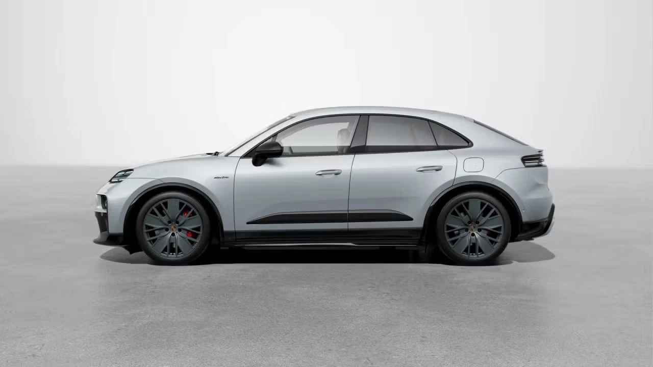 2026 Porsche Macan - Image 12 of 30