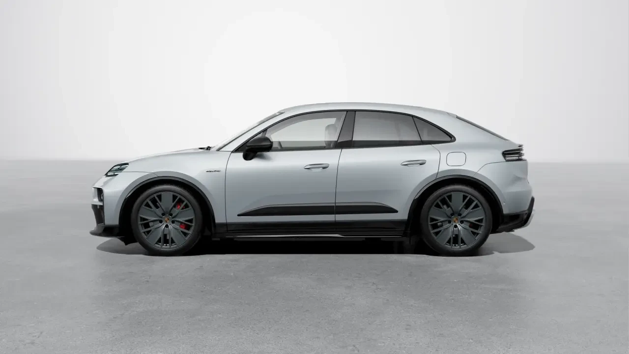 2026 Porsche Macan - Image 16 of 30