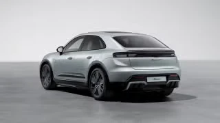2026 Porsche Macan - Image 17 of 30