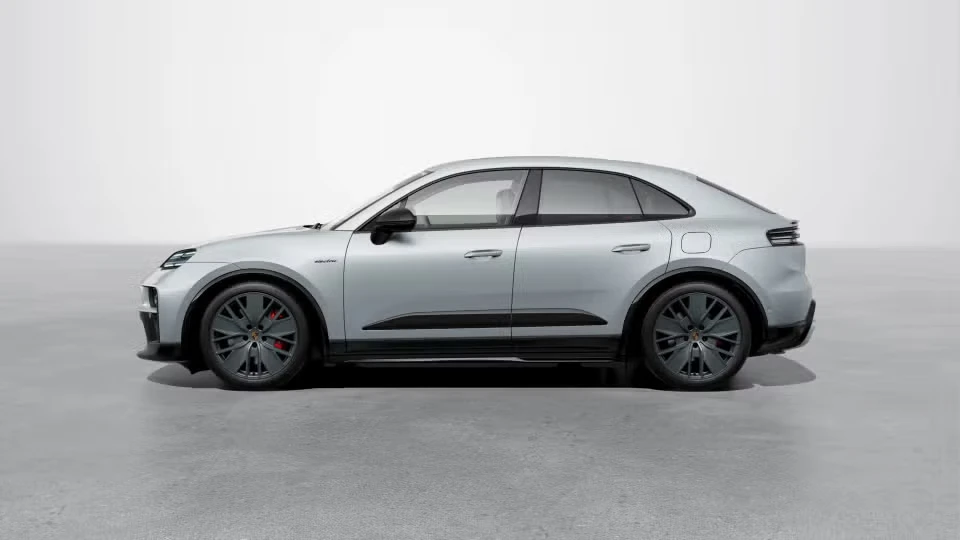 2026 Porsche Macan - Image 11 of 30