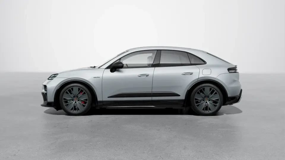 2026 Porsche Macan - Image 15 of 30
