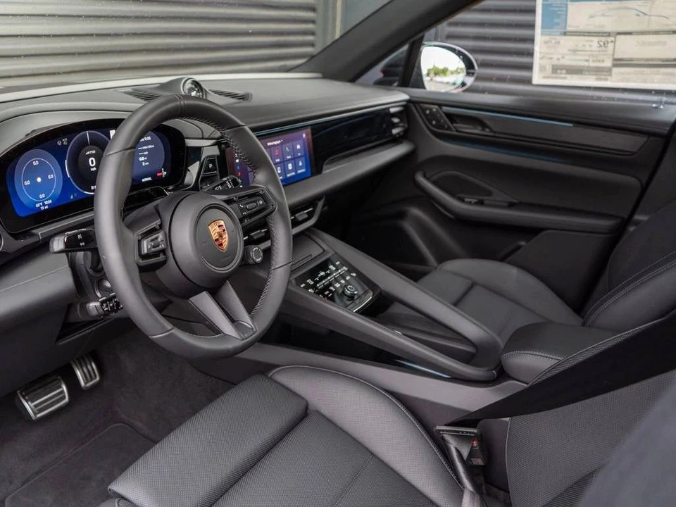 2026 Porsche Macan Electric - Image 5 of 5
