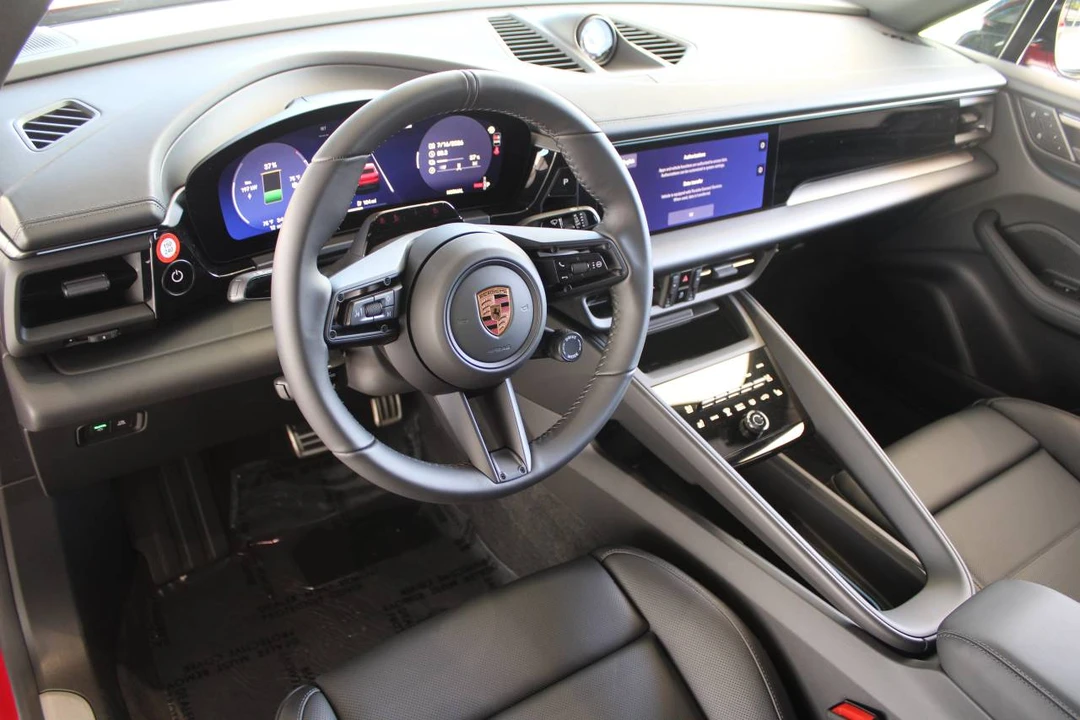 2026 Porsche Macan Electric - Image 4 of 4