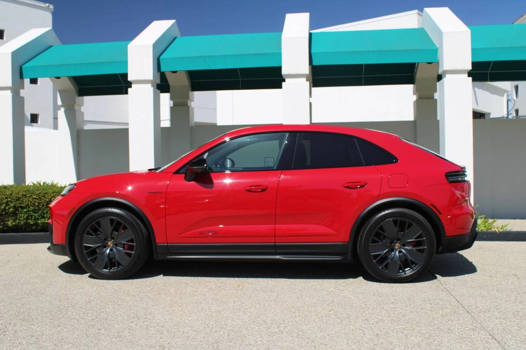 2026 Porsche Macan Electric - Image 2 of 4