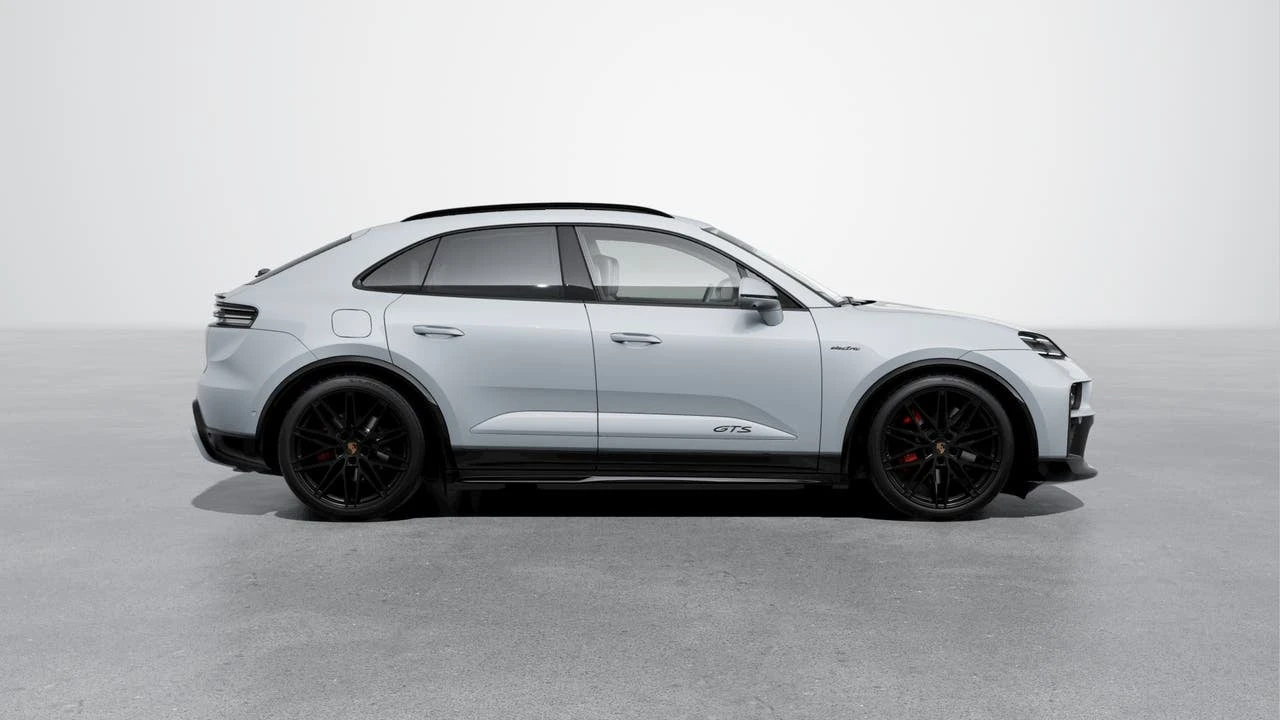2026 Porsche Macan Electric - Image 6 of 10