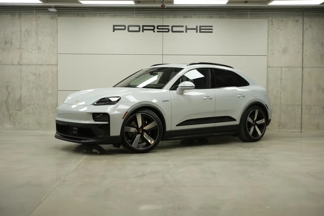 2026 Porsche Macan Electric - Image 4 of 31