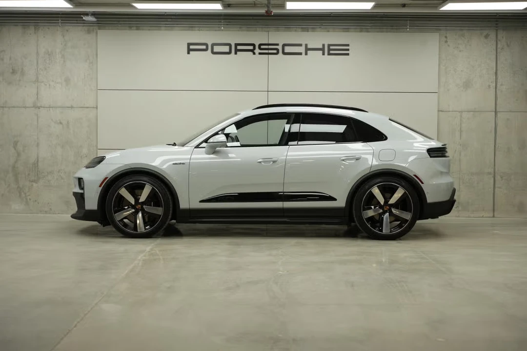 2026 Porsche Macan Electric - Image 12 of 31