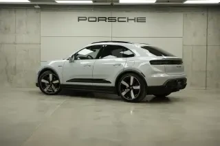 2026 Porsche Macan Electric - Image 21 of 31