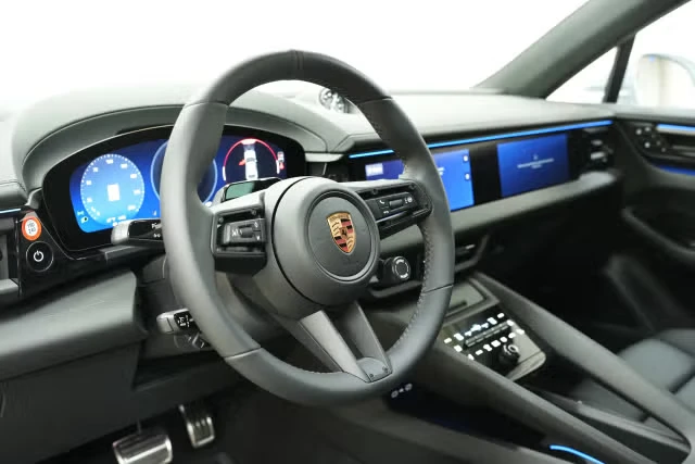 2026 Porsche Macan Electric - Image 26 of 31