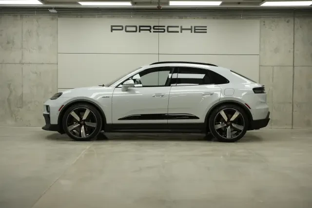 2026 Porsche Macan Electric - Image 14 of 31