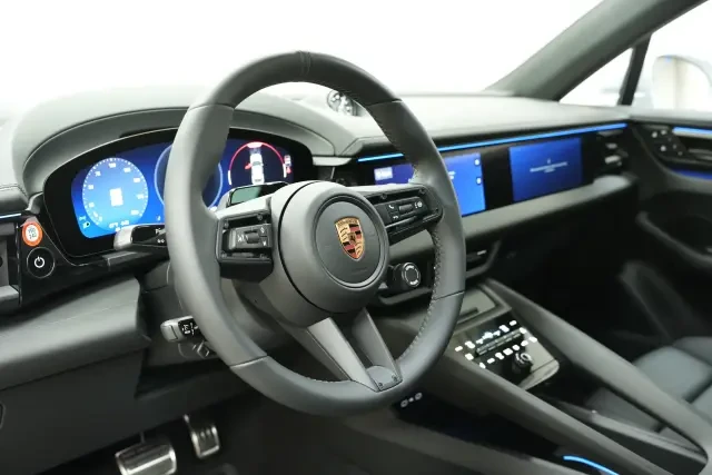 2026 Porsche Macan Electric - Image 30 of 31