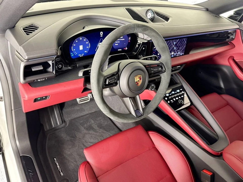 2026 Porsche Macan Electric - Image 4 of 5