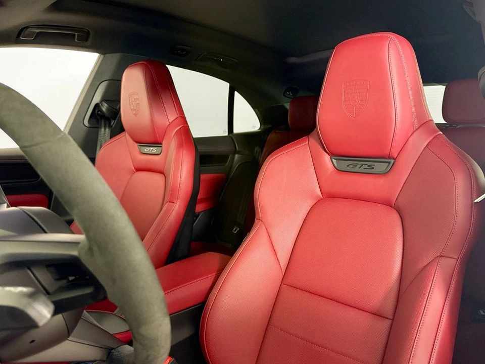 2026 Porsche Macan Electric - Image 5 of 5