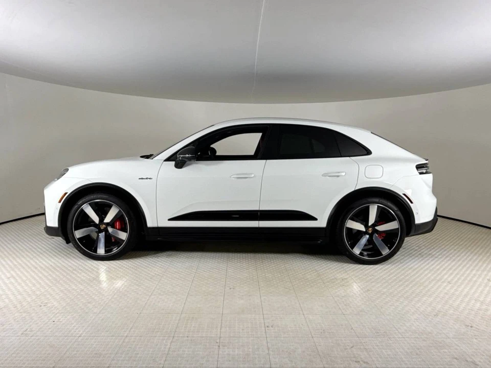2026 Porsche Macan Electric - Image 2 of 5