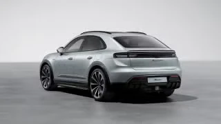 2026 Porsche Macan - Image 17 of 30