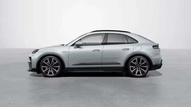 2026 Porsche Macan - Image 10 of 30