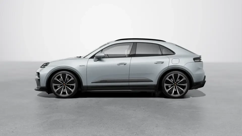 2026 Porsche Macan - Image 15 of 30