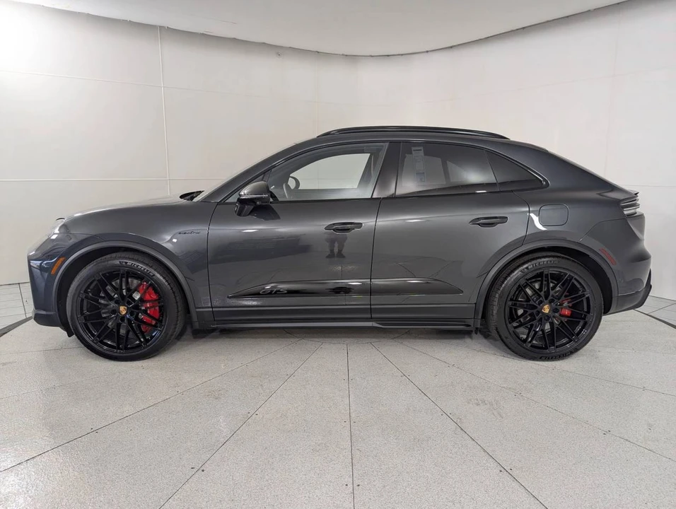 2026 Porsche Macan Electric - Image 2 of 5