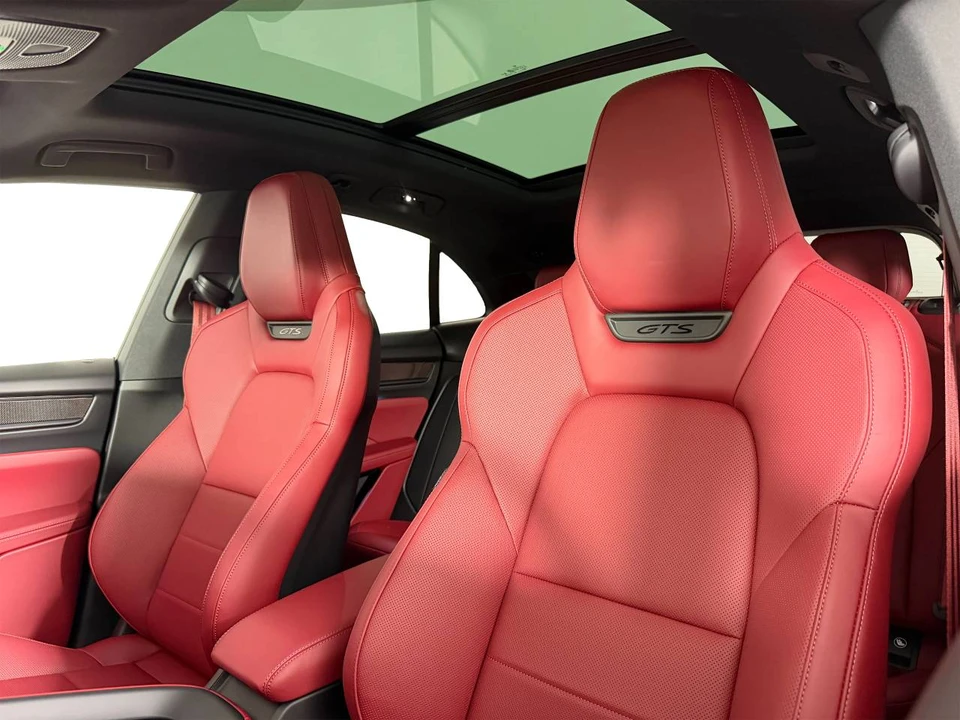 2026 Porsche Macan Electric - Image 5 of 5