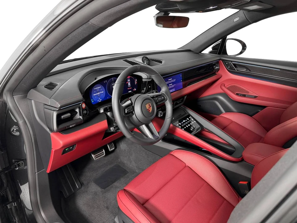 2026 Porsche Macan Electric - Image 4 of 5