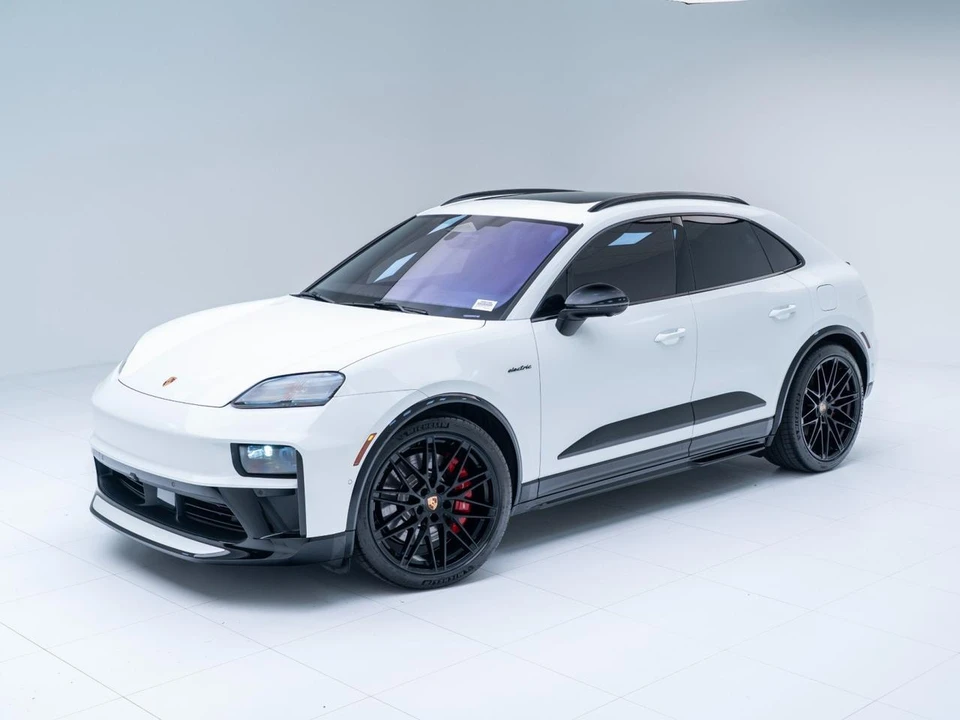 2026 Porsche Macan Electric - Image 2 of 21