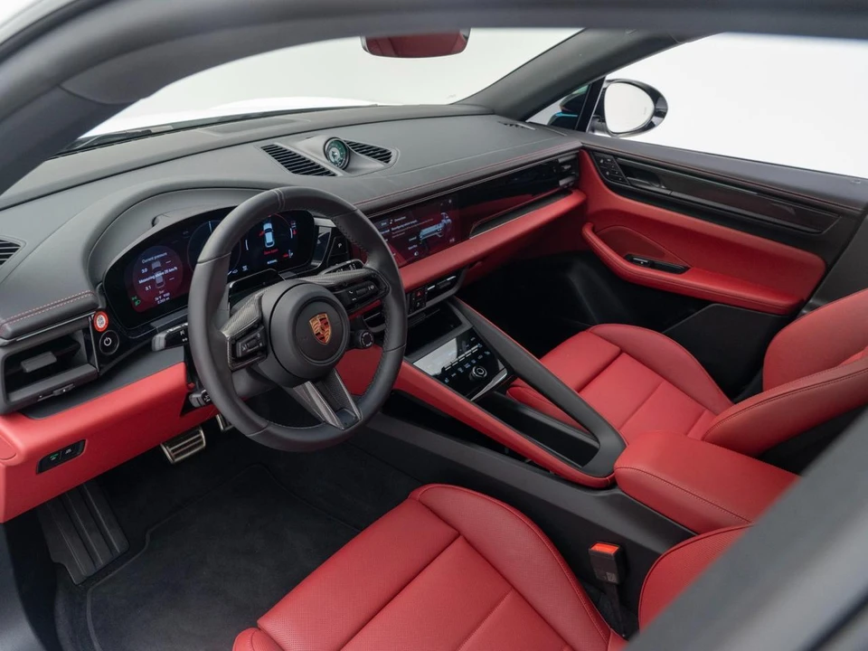 2026 Porsche Macan Electric - Image 5 of 21