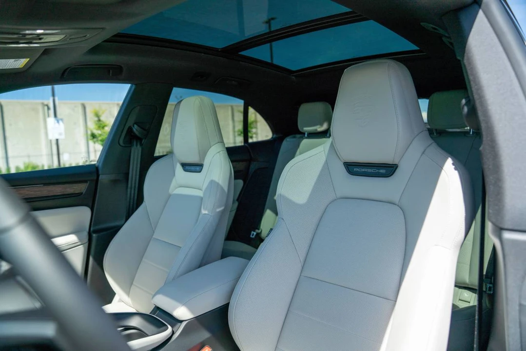 2026 Porsche Macan GTS - Image 5 of 5
