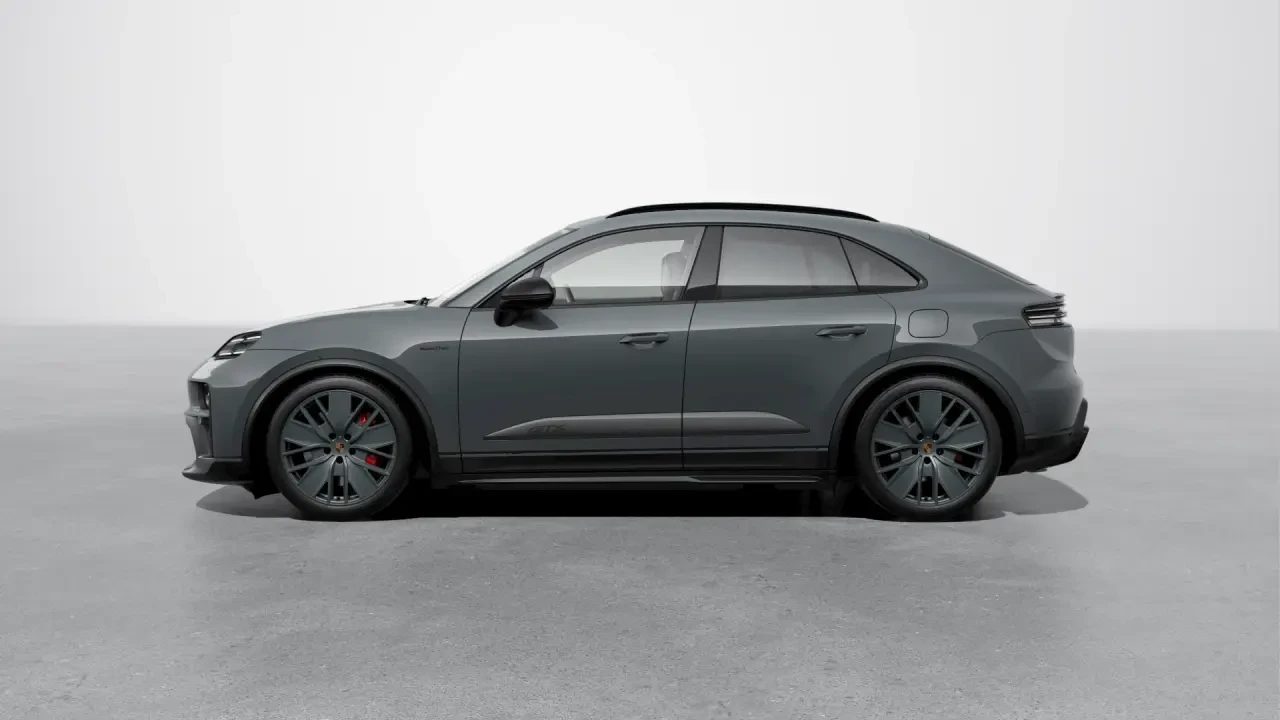 2026 Porsche Macan Electric - Image 16 of 31