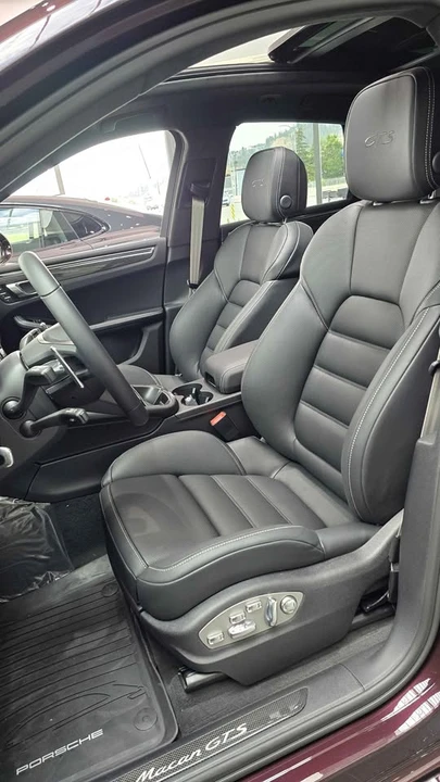 2026 Porsche Macan GTS - Image 9 of 14
