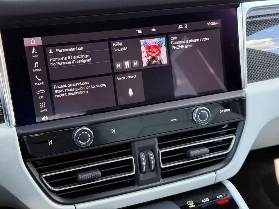 2026 Porsche Macan GTS - Image 19 of 20