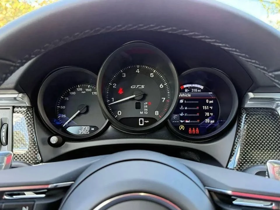 2026 Porsche Macan GTS - Image 16 of 20