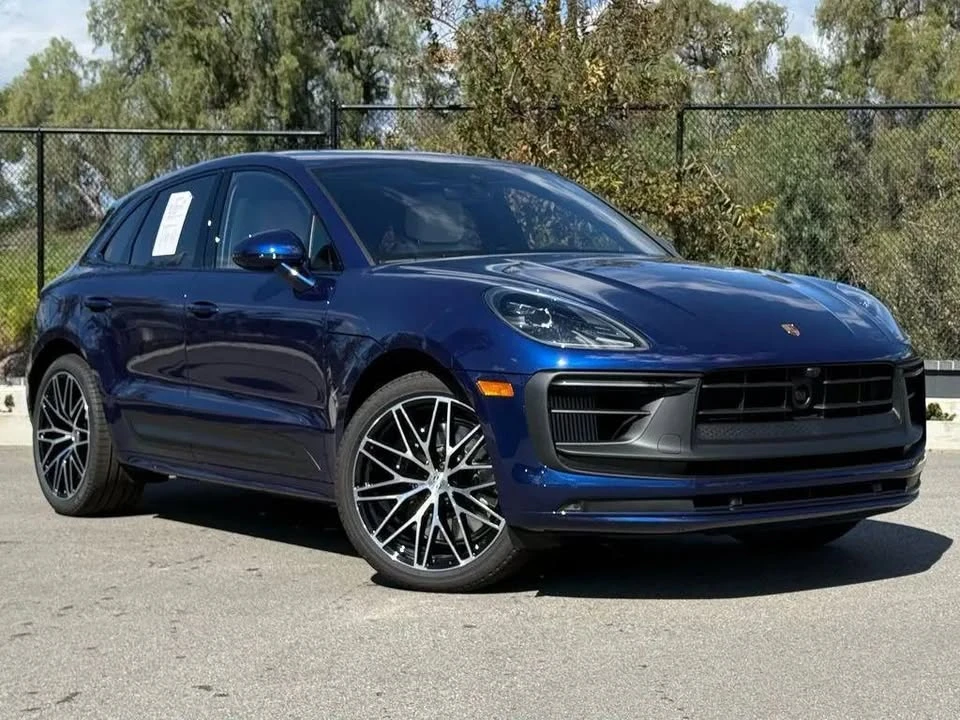 2026 Porsche Macan GTS - Image 9 of 20