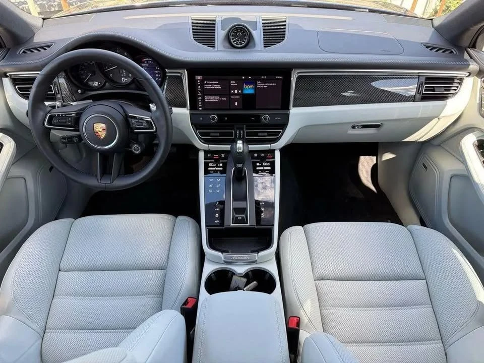 2026 Porsche Macan GTS - Image 14 of 20