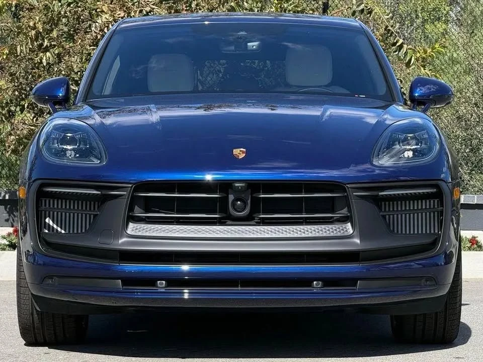 2026 Porsche Macan GTS - Image 10 of 20