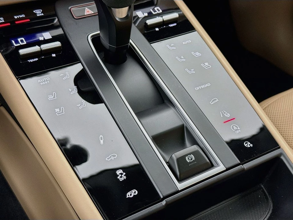 2026 Porsche Macan GTS - Image 22 of 31