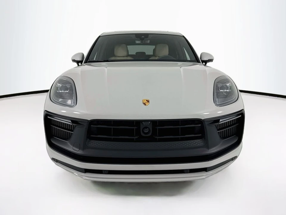 2026 Porsche Macan GTS - Image 6 of 31